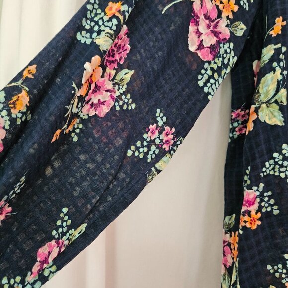 Lauren Conrad Floral Blouse Size Med Flowy Popover Navy - Picture 3 of 9